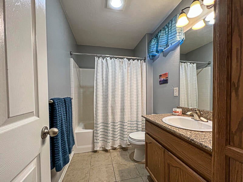 186 Rivers Edge Drive Gold Hill, OR 97525 - Photo 22 of 58 Rivers Edge, 186 Gold Hill Small-041