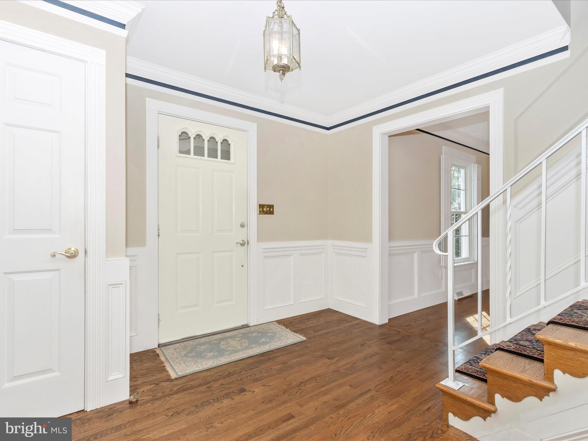 2838 Southview Road Ellicott City, MD 21042 - Photo 3 of 51 Entryway