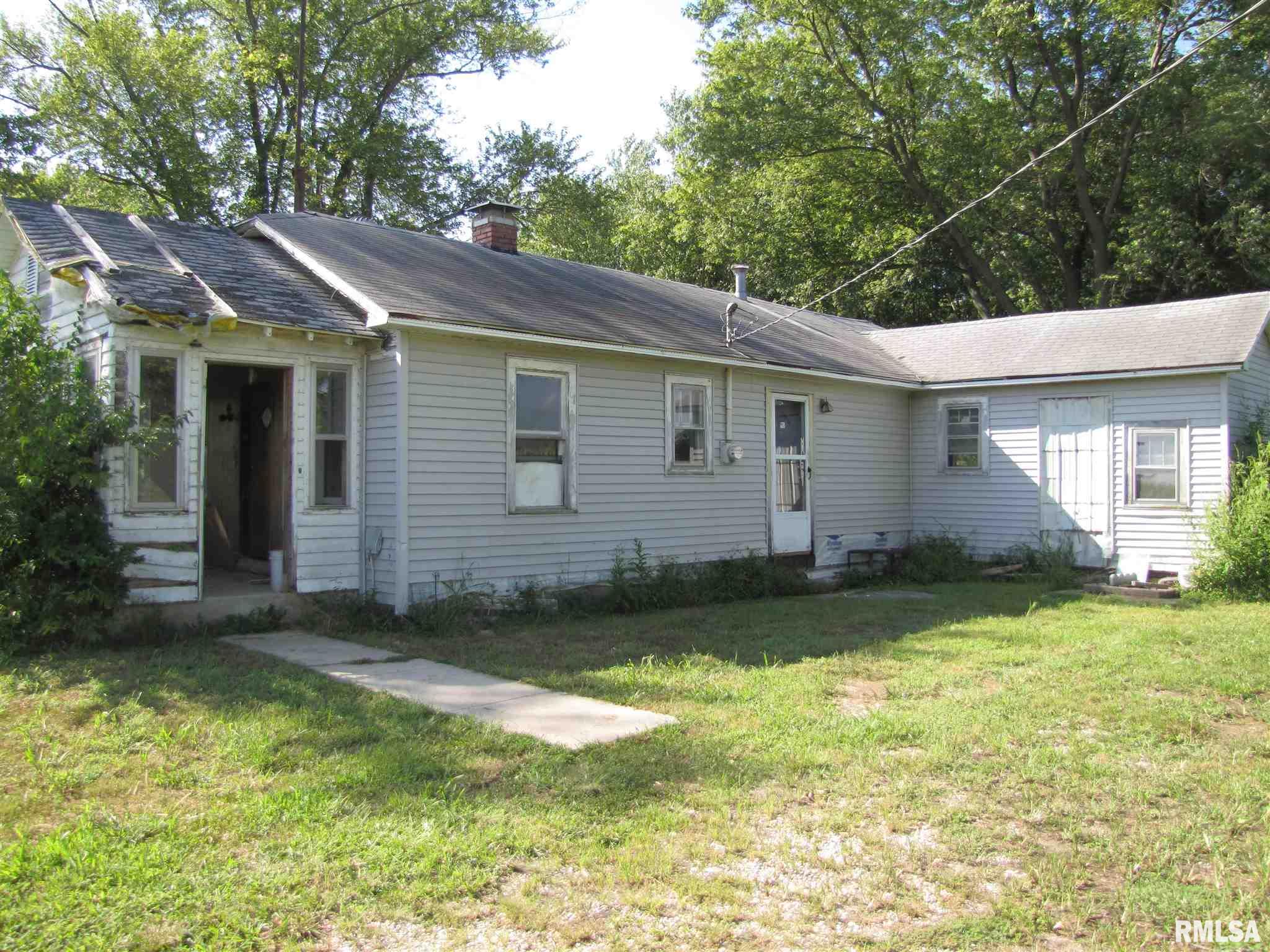 5239 Cross Road Salem, IL 62881 - Photo 14 of 17