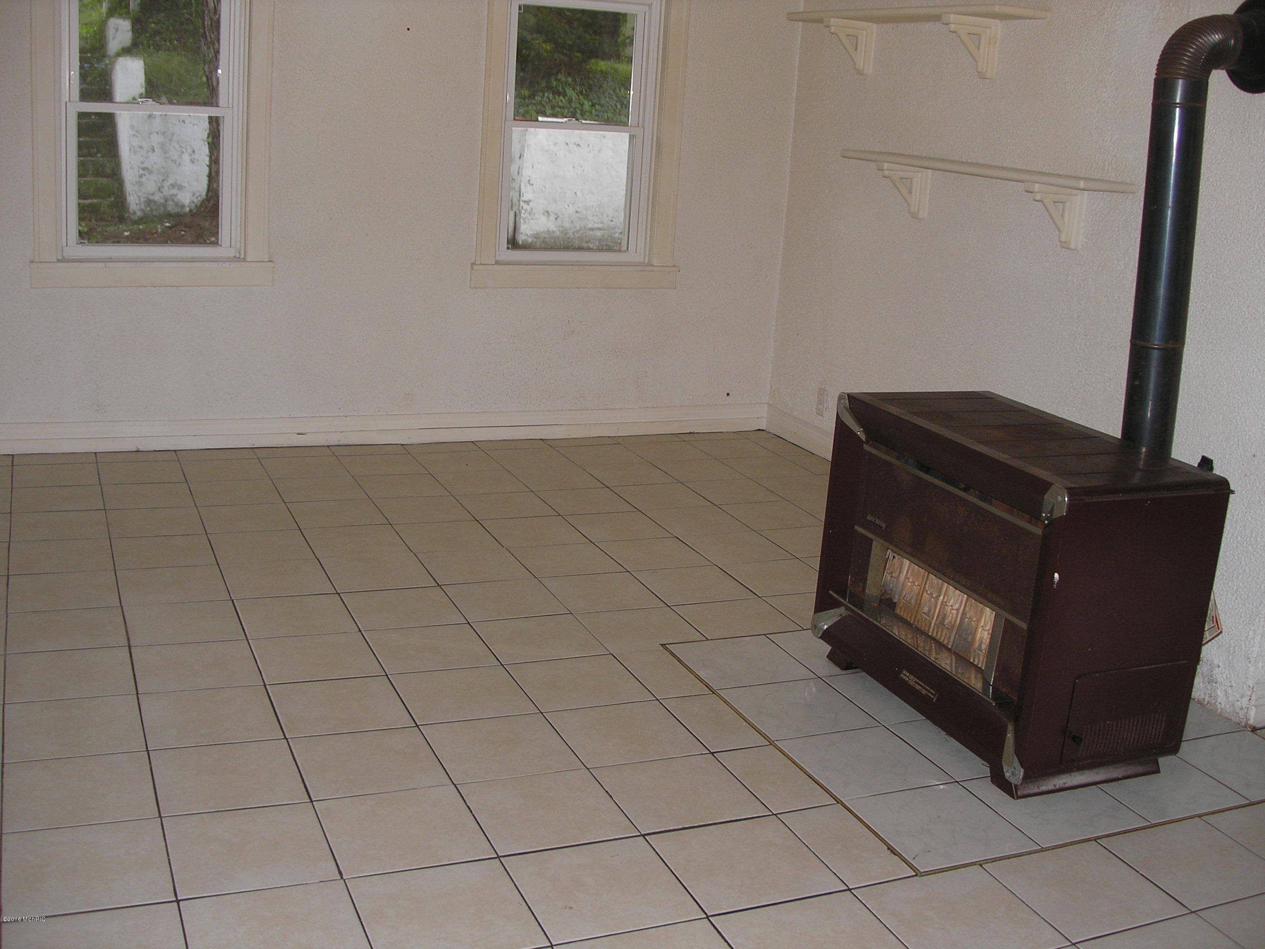 550 Riverside Drive Constantine, MI 49042 - Photo 7 of 25 550 Riverside Dr 012