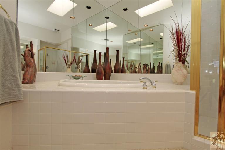 41 Augusta Drive Rancho Mirage, CA 92270 - Photo 15 of 25 a view of a living room with hallway
