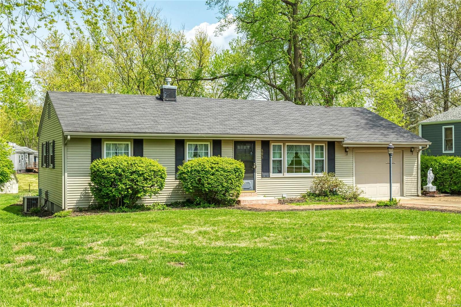 605 Nancy Place Ballwin, MO 63021 - Photo 1 of 28