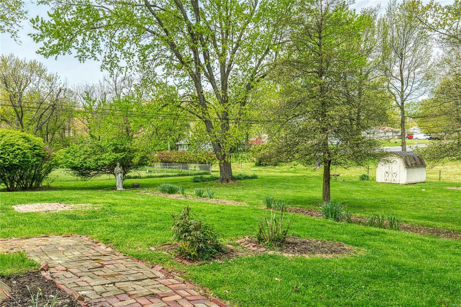 605 Nancy Place Ballwin, MO 63021 - Photo 23 of 28