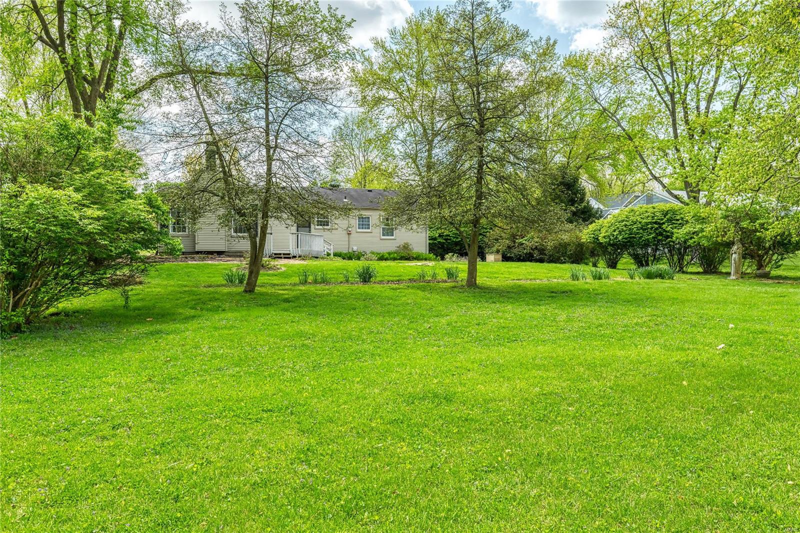 605 Nancy Place Ballwin, MO 63021 - Photo 25 of 28