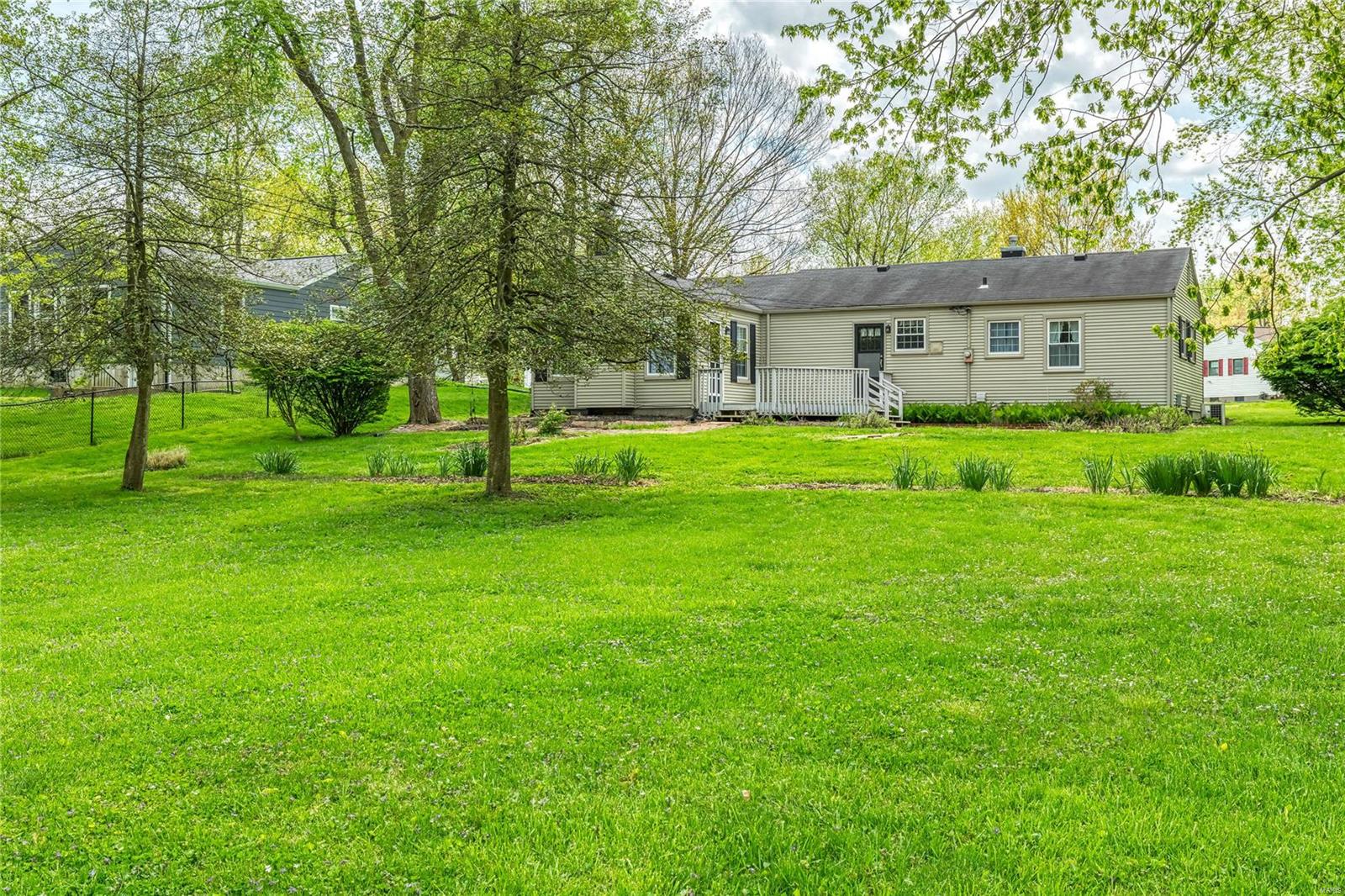 605 Nancy Place Ballwin, MO 63021 - Photo 27 of 28