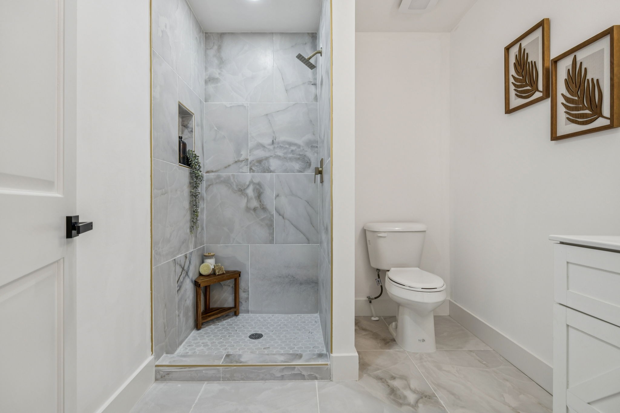 116 Ridgecrest Drive Hendersonville, TN 37075 - Photo 22 of 38 a bathroom with a toilet and a shower