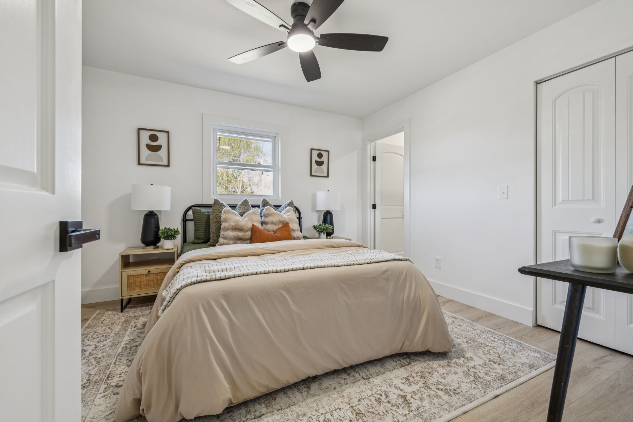 116 Ridgecrest Drive Hendersonville, TN 37075 - Photo 29 of 38 a bed room with a bed and a chandelier