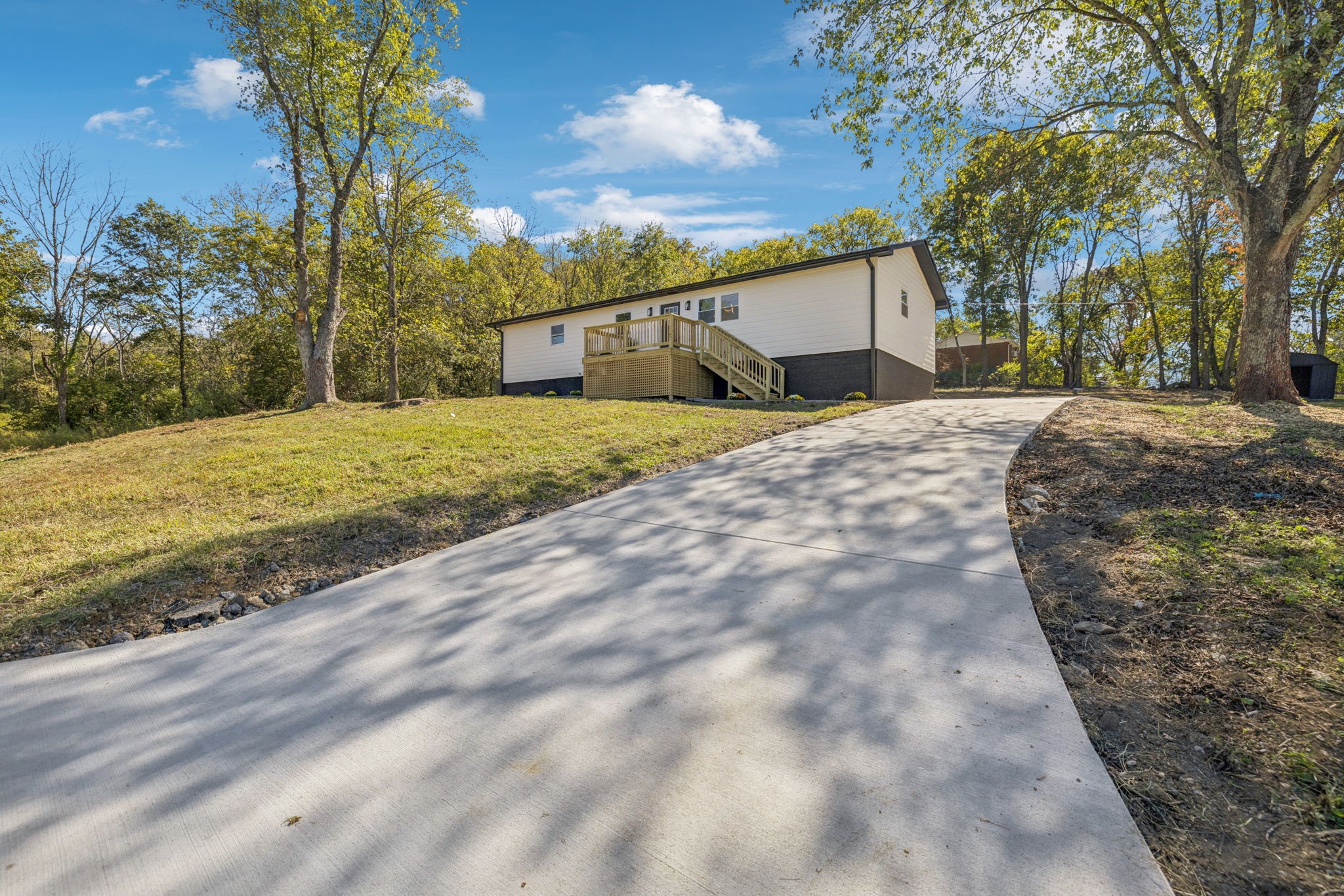 116 Ridgecrest Drive Hendersonville, TN 37075 - Photo 3 of 38 a view of a house with a yard