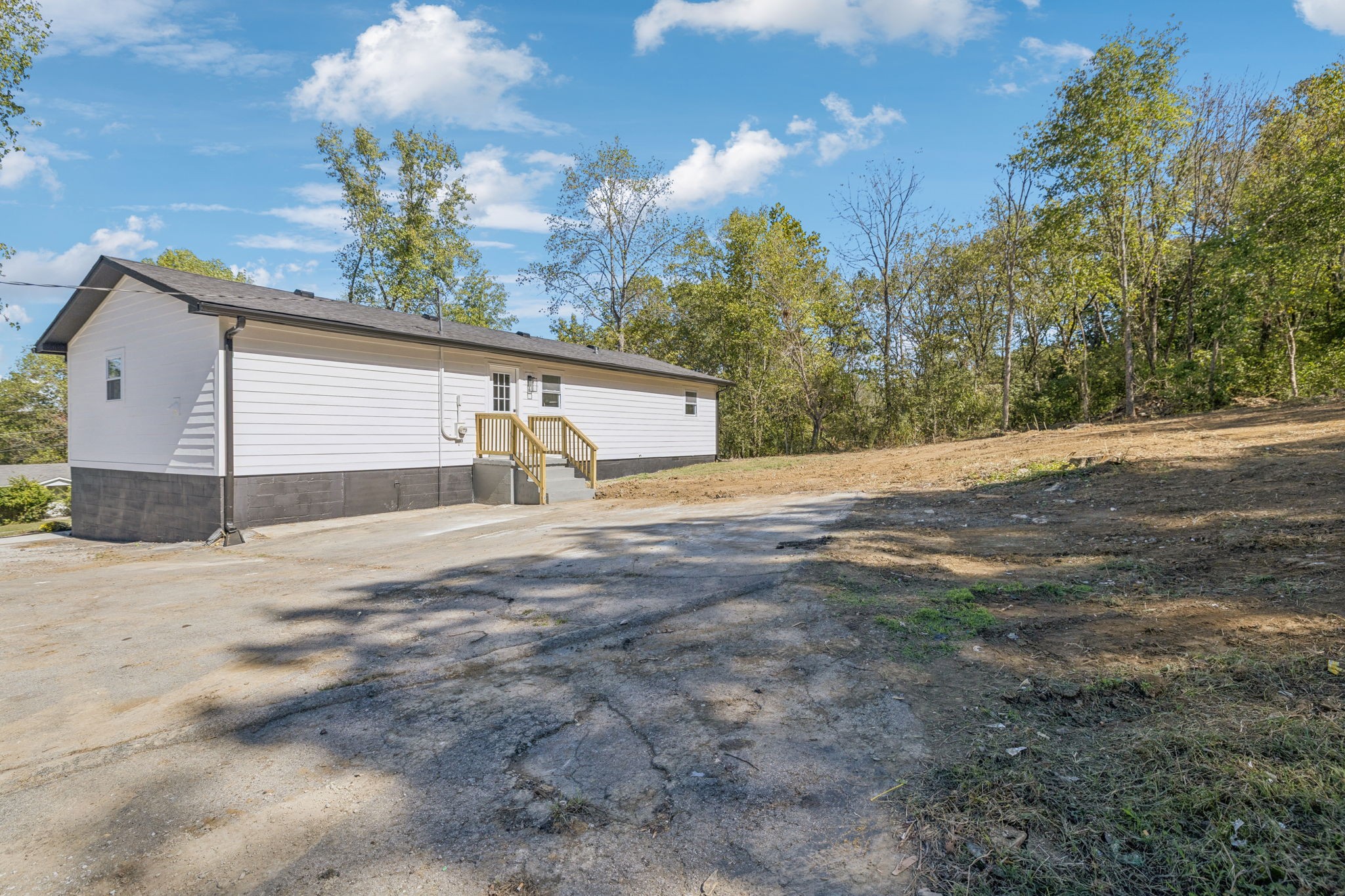116 Ridgecrest Drive Hendersonville, TN 37075 - Photo 35 of 38 a view of a backyard of the house