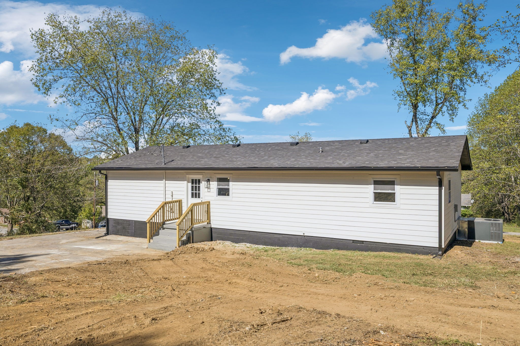116 Ridgecrest Drive Hendersonville, TN 37075 - Photo 37 of 38 a front view of a house with a yard