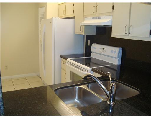 5370 Gate Lake Road, Unit 5370 Tamarac, FL 33319 - Photo 3 of 7 Kitchen