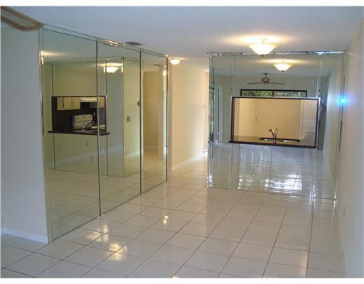 5370 Gate Lake Road, Unit 5370 Tamarac, FL 33319 - Photo 4 of 7 Living Room