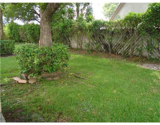 5370 Gate Lake Road, Unit 5370 Tamarac, FL 33319 - Photo 7 of 7 Yard/Garden