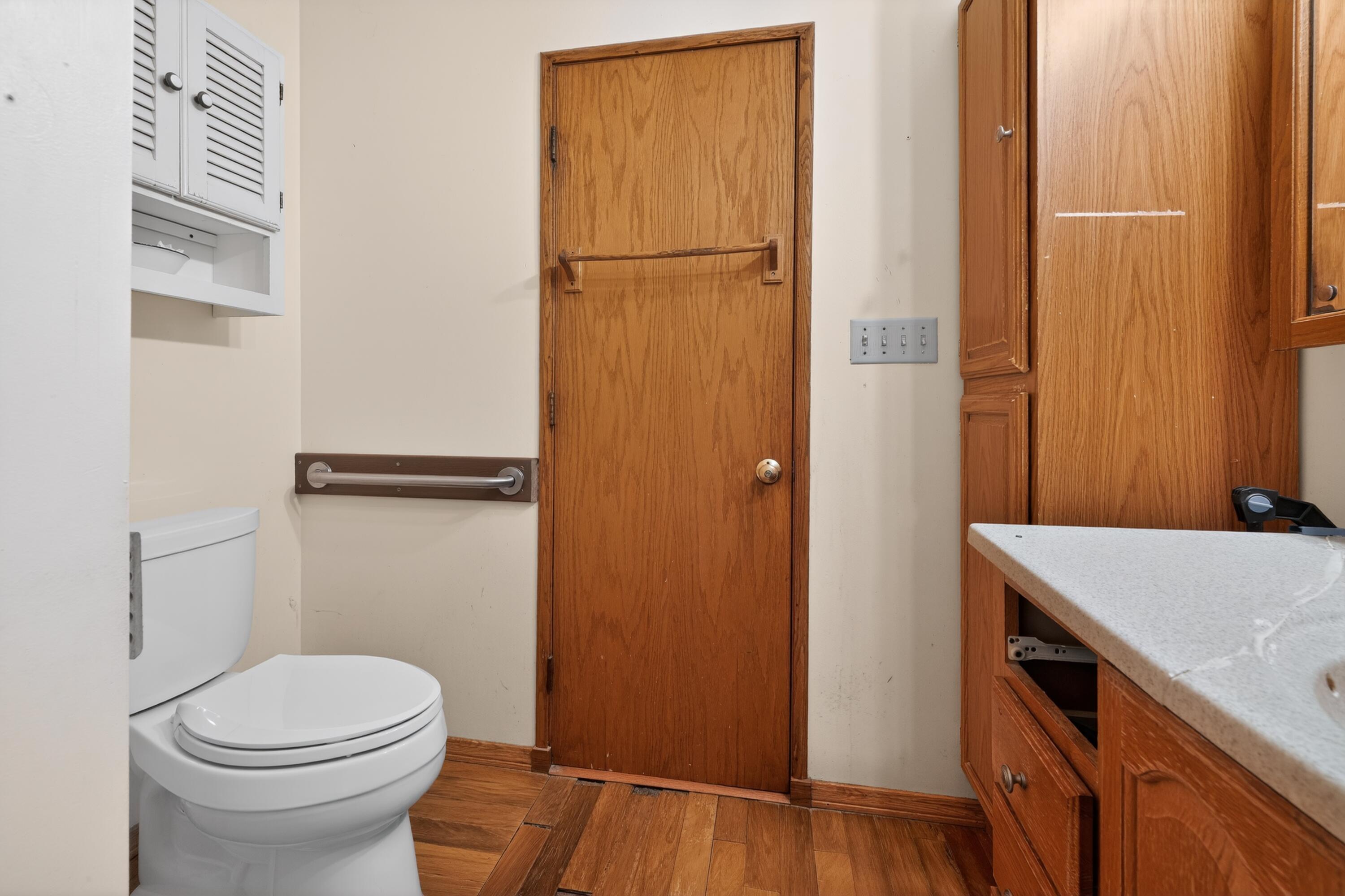 614 16th Place Somers, WI 53140 - Photo 17 of 39 44_614_16th_Pl-Bathroom-7592