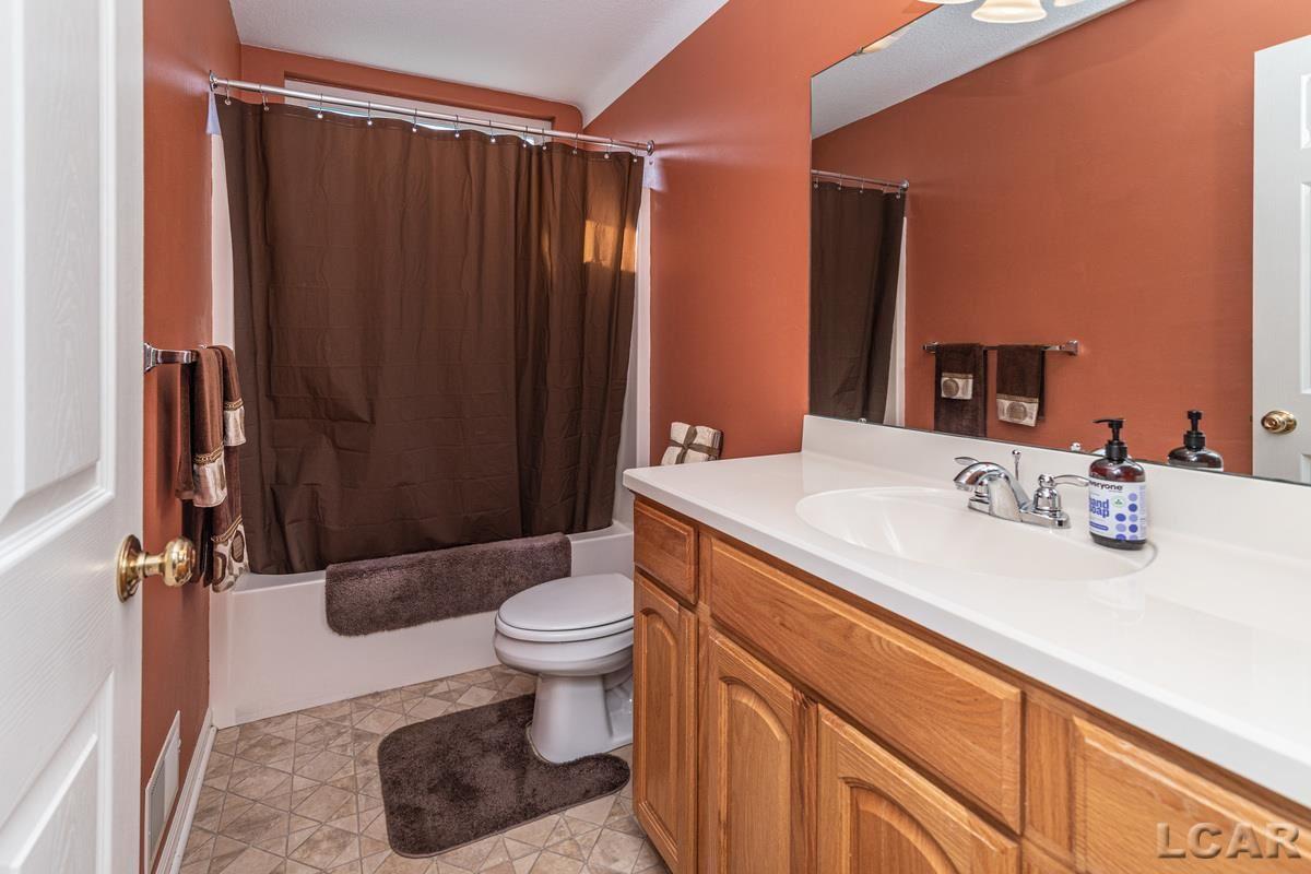 3152 Cobblestone Ridge Tecumseh, MI 49286 - Photo 30 of 52 50059854-29.JPG