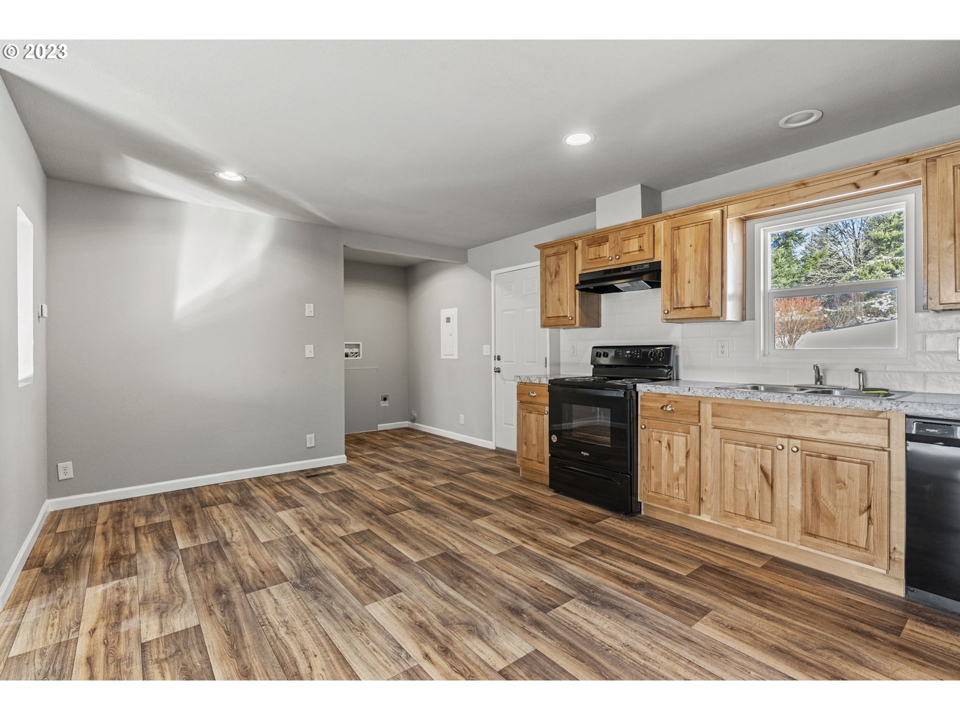 148 Simmons Road Kalama, WA 98625 - Photo 4 of 31 Gallery Image 4