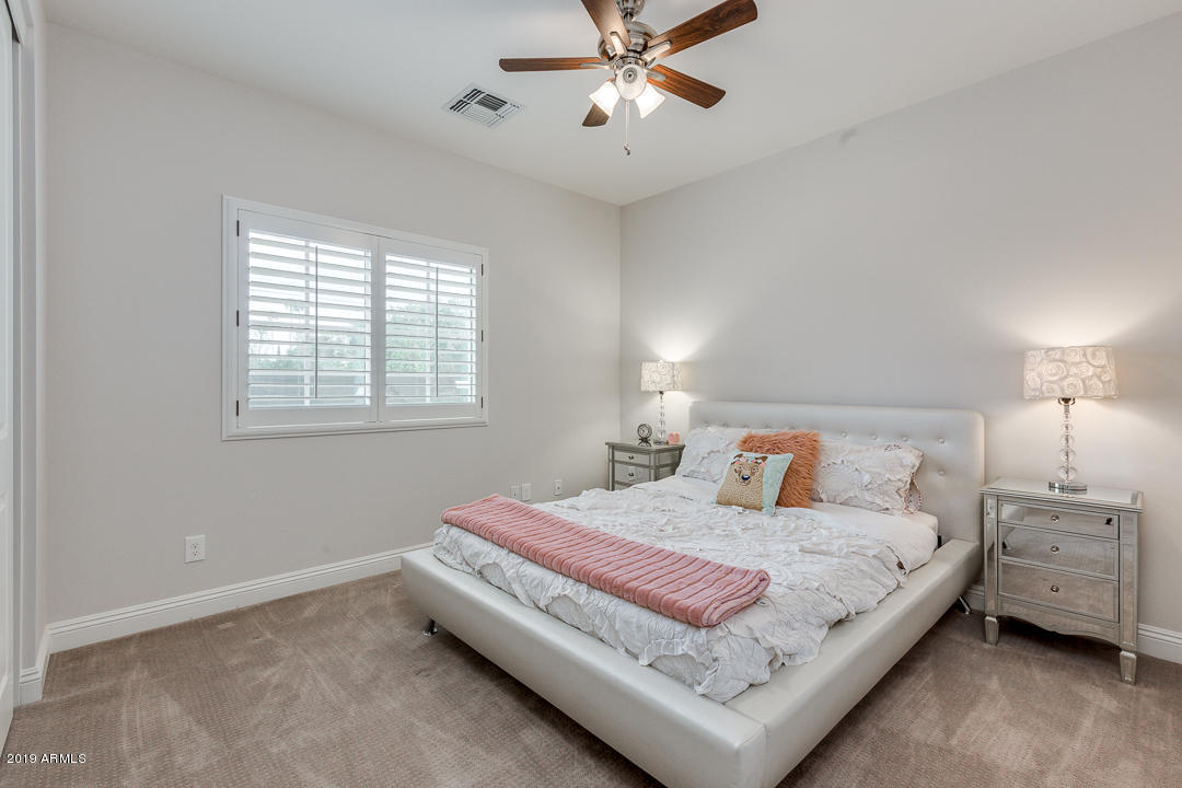 4233 East Cheery Lynn Road Phoenix, AZ 85018 - Photo 27 of 48 34-Cheery_