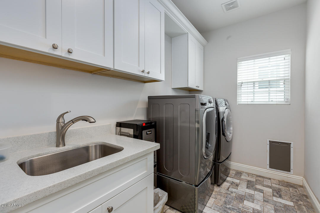 4233 East Cheery Lynn Road Phoenix, AZ 85018 - Photo 32 of 48 38-Cheery_