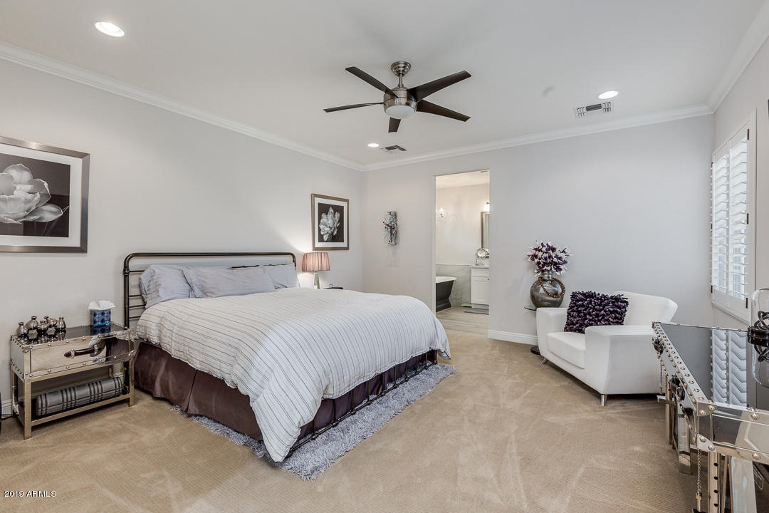 4233 East Cheery Lynn Road Phoenix, AZ 85018 - Photo 5 of 48 24-Cheery_