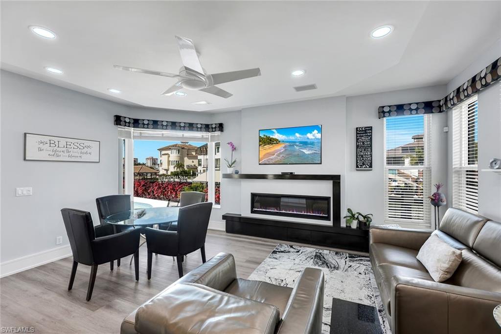 375 Germain Avenue Naples, FL 34108 - Photo 12 of 48