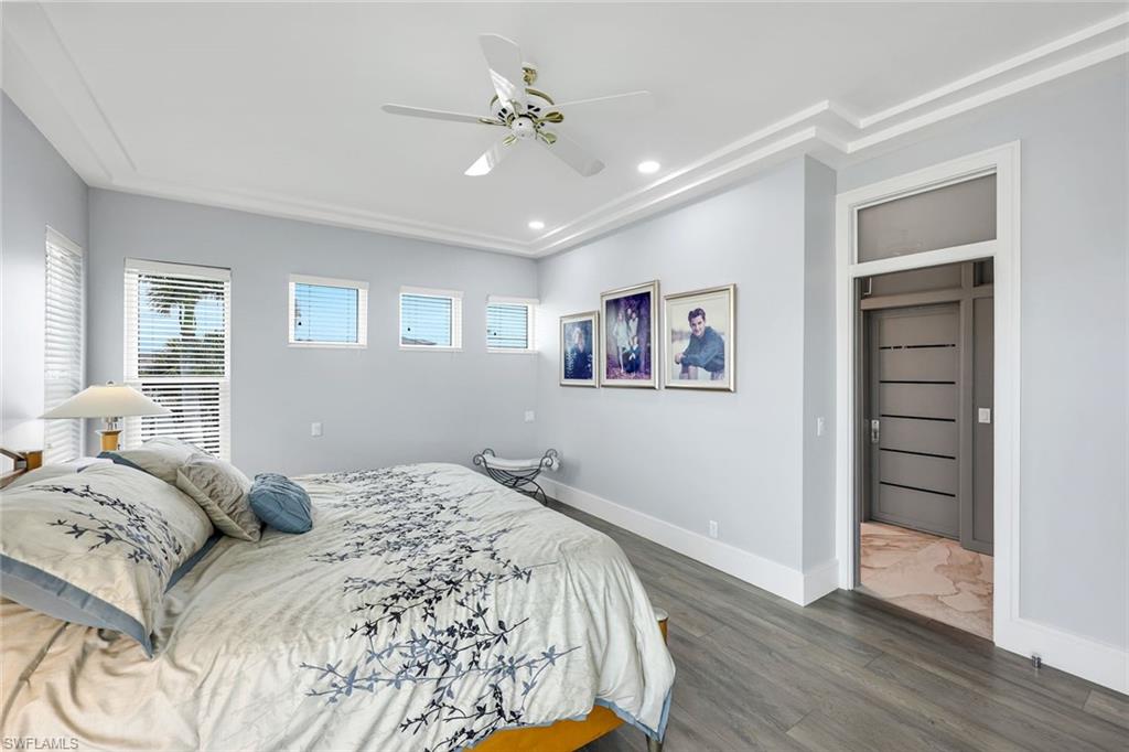 375 Germain Avenue Naples, FL 34108 - Photo 16 of 48