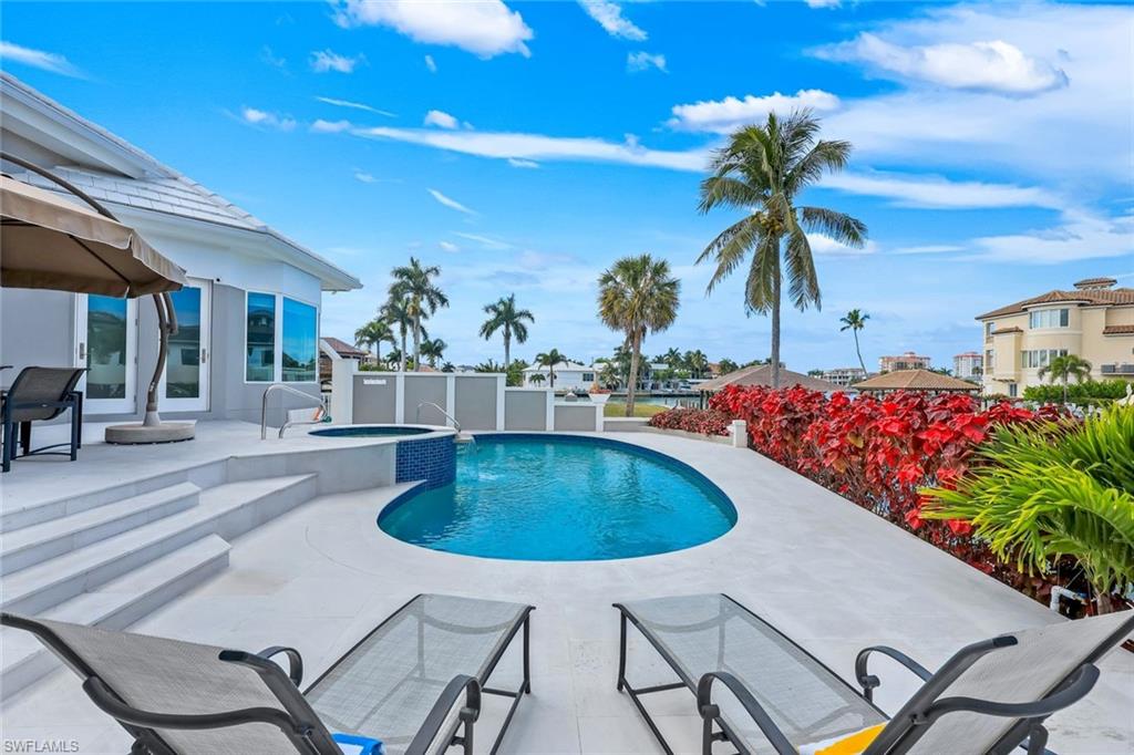 375 Germain Avenue Naples, FL 34108 - Photo 32 of 48