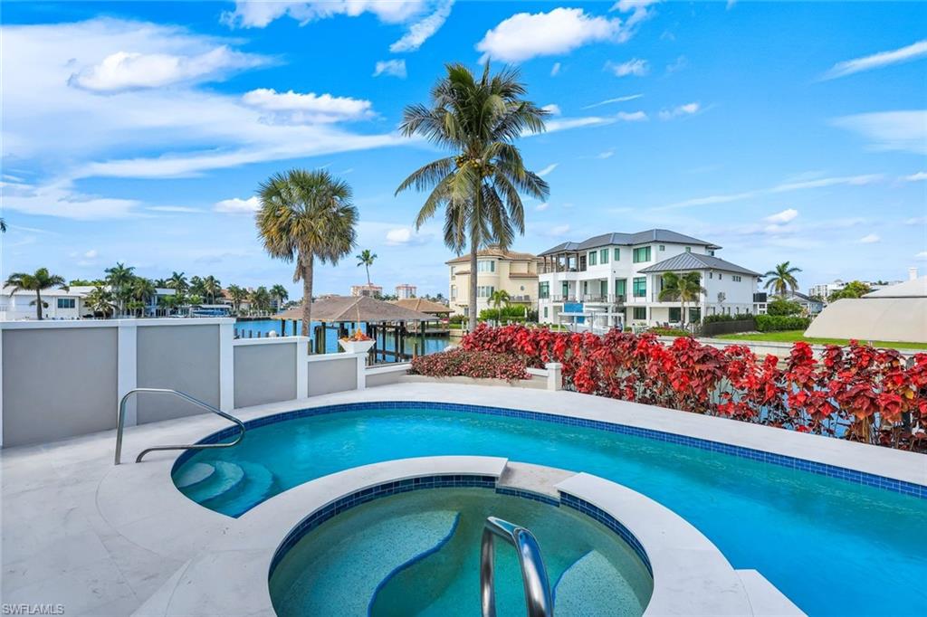 375 Germain Avenue Naples, FL 34108 - Photo 33 of 48