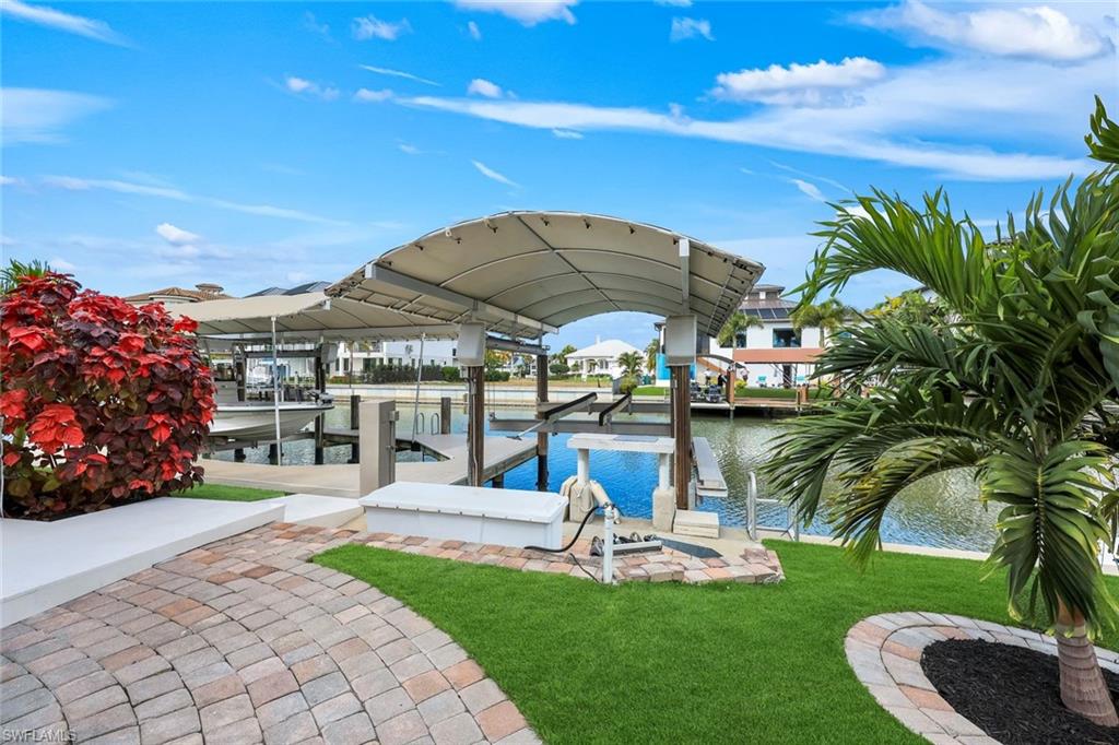 375 Germain Avenue Naples, FL 34108 - Photo 34 of 48