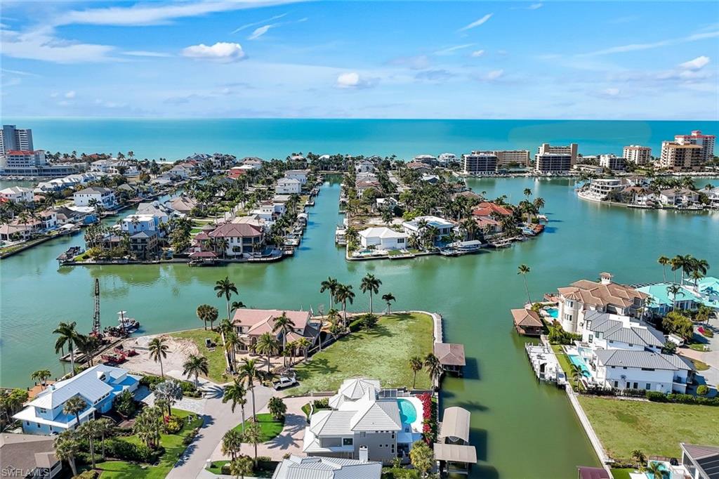 375 Germain Avenue Naples, FL 34108 - Photo 38 of 48