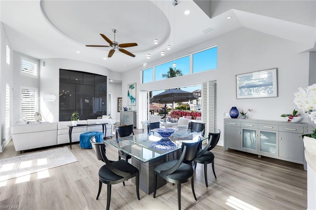 375 Germain Avenue Naples, FL 34108 - Photo 7 of 48