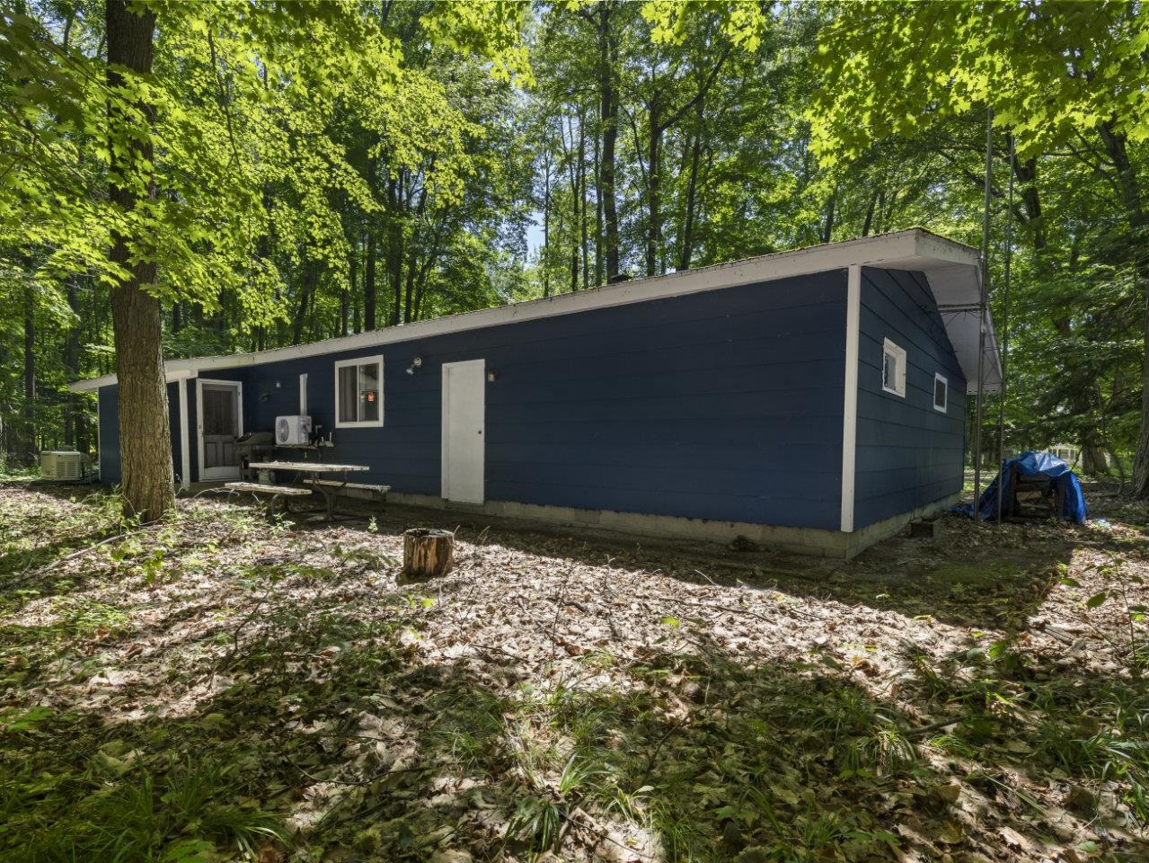 5375 West Cove Road Honor, MI 49640 - Photo 6 of 33 1923992-8cde5962-849b-415d-8d99-4ee4ed10a987.JPG