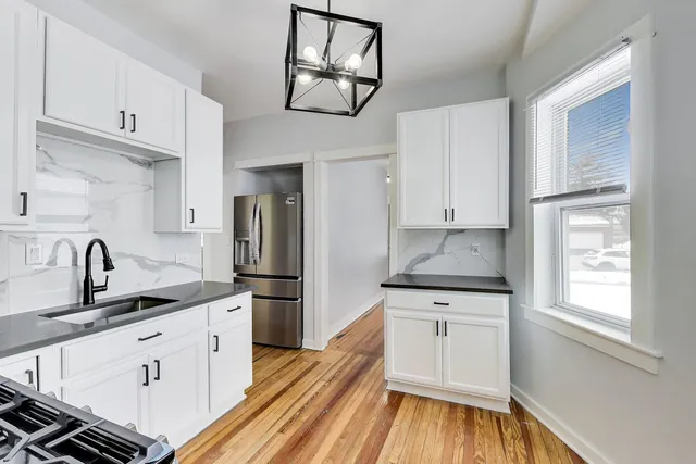 $475,000 | 1638 Oakwood Avenue, Des Plaines, IL 60016