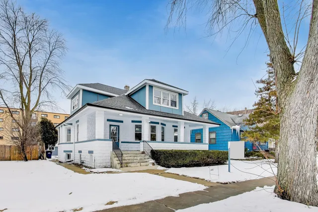 $475,000 | 1638 Oakwood Avenue, Des Plaines, IL 60016