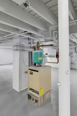 $475,000 | 1638 Oakwood Avenue, Des Plaines, IL 60016