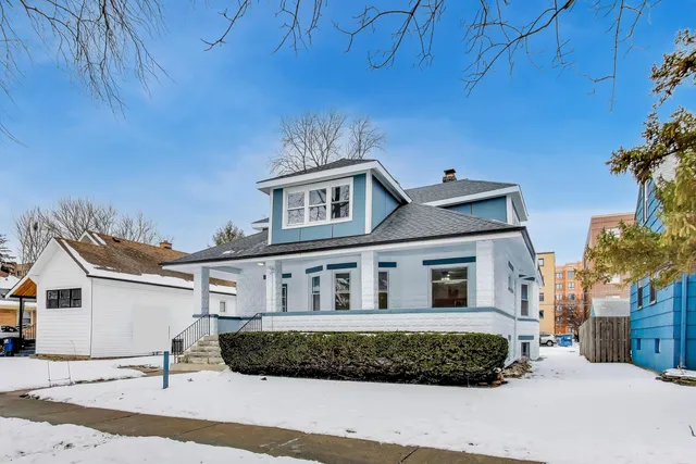$475,000 | 1638 Oakwood Avenue, Des Plaines, IL 60016
