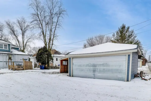 $475,000 | 1638 Oakwood Avenue, Des Plaines, IL 60016