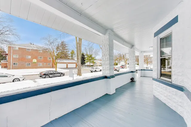 $475,000 | 1638 Oakwood Avenue, Des Plaines, IL 60016