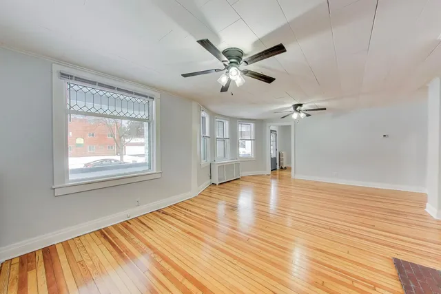 $475,000 | 1638 Oakwood Avenue, Des Plaines, IL 60016