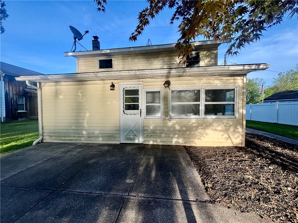 8727 Dwyer Road Montezuma, NY 13140 - Photo 2 of 26