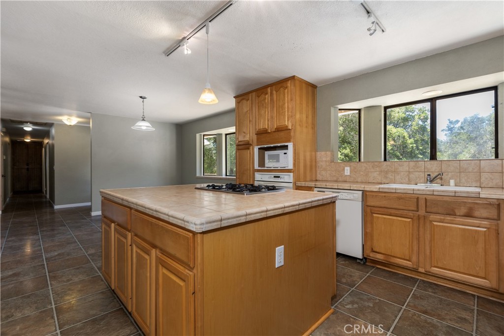 7905 San Gregorio Road Atascadero, CA 93422 - Photo 11 of 40