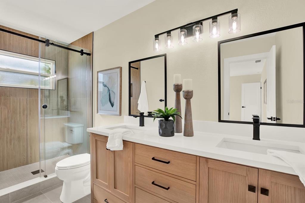 11628 Grove Street Seminole, FL 33772 - Photo 16 of 34