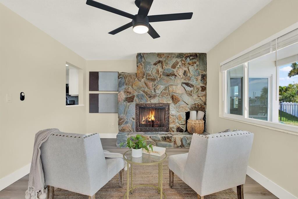 11628 Grove Street Seminole, FL 33772 - Photo 3 of 34