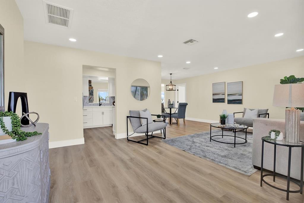 11628 Grove Street Seminole, FL 33772 - Photo 6 of 34