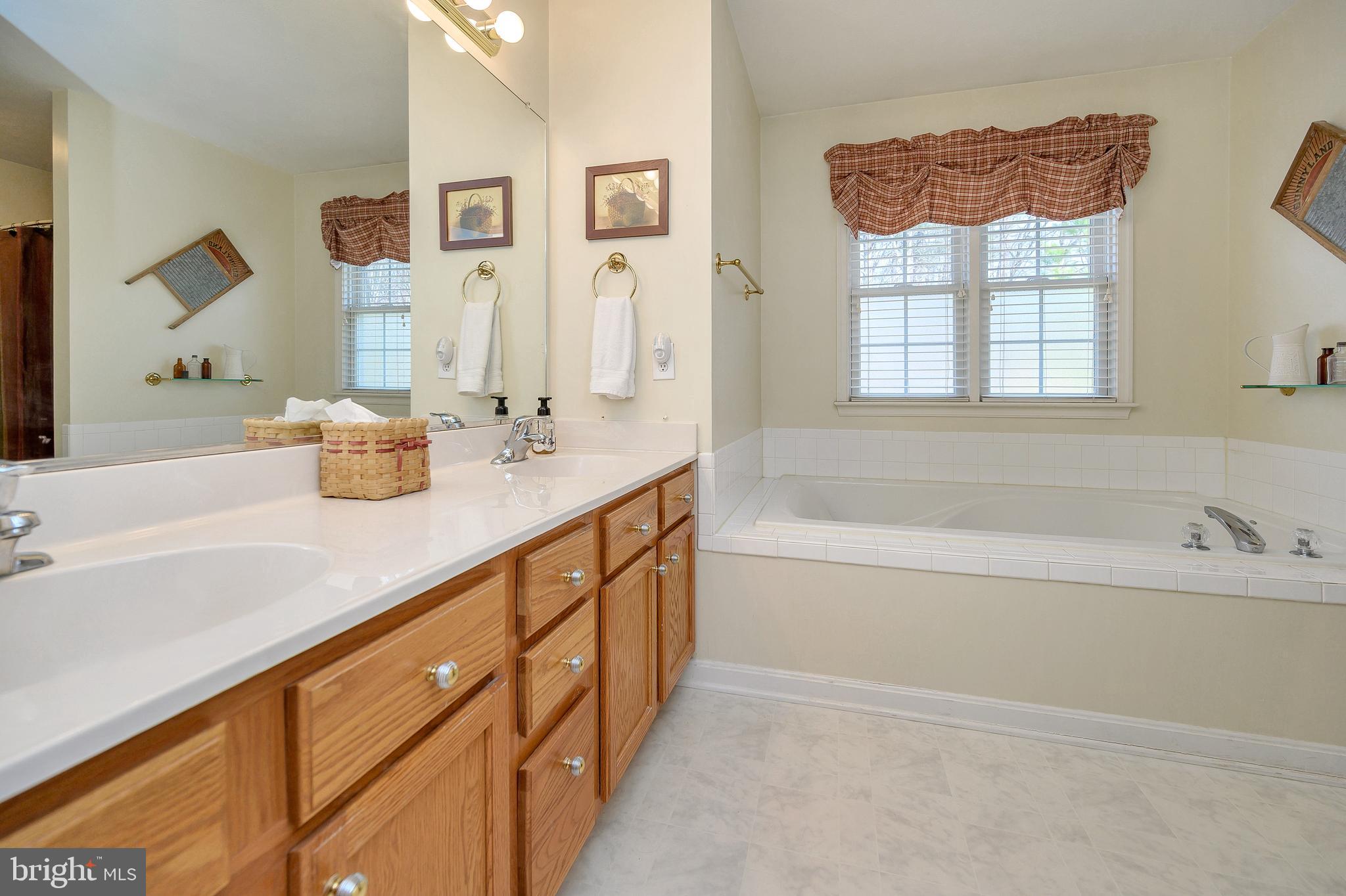9093 Mullen Road King George, VA 22485 - Photo 20 of 39 Master bathroom