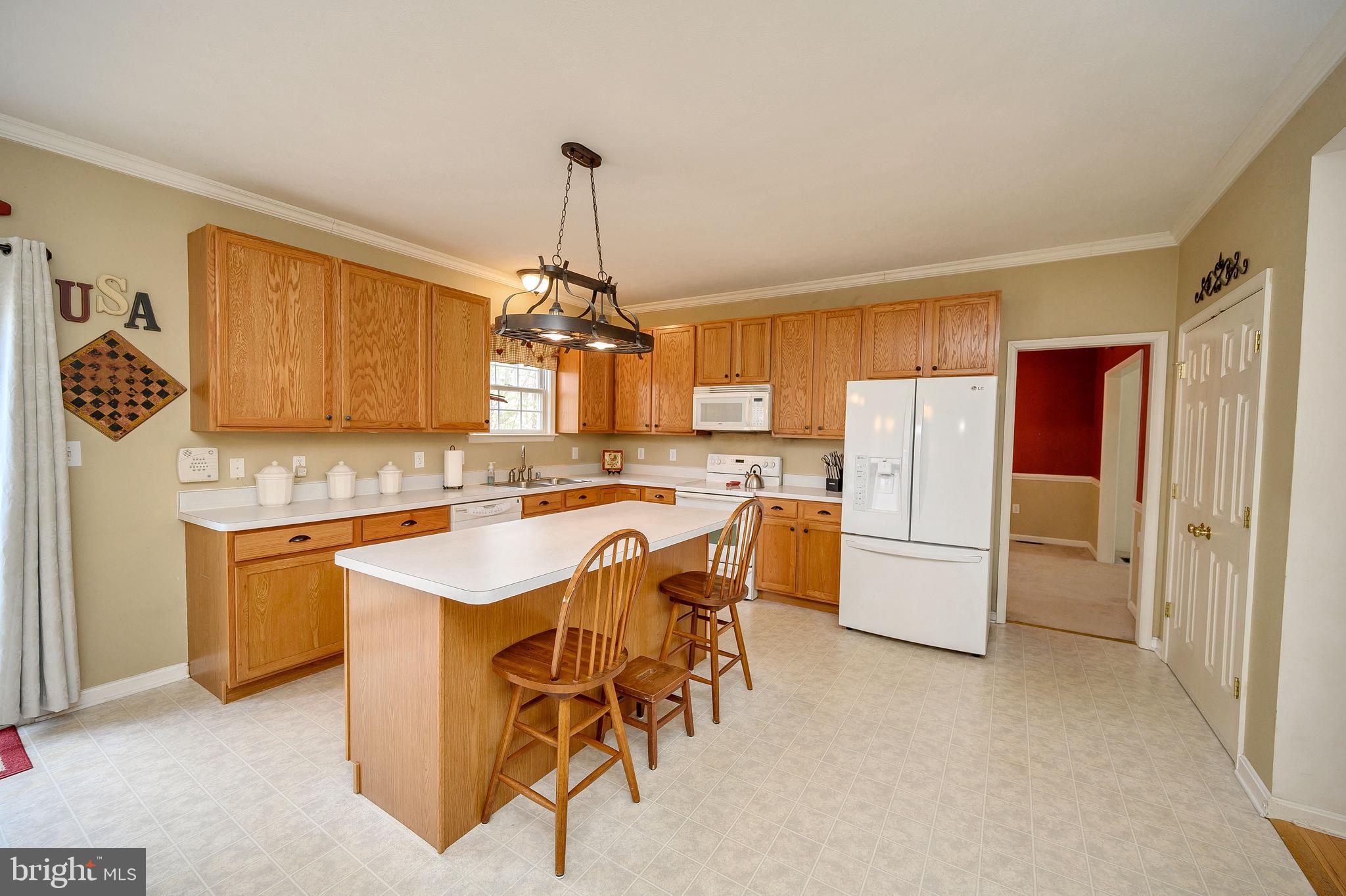 9093 Mullen Road King George, VA 22485 - Photo 7 of 39 Kitchen with island