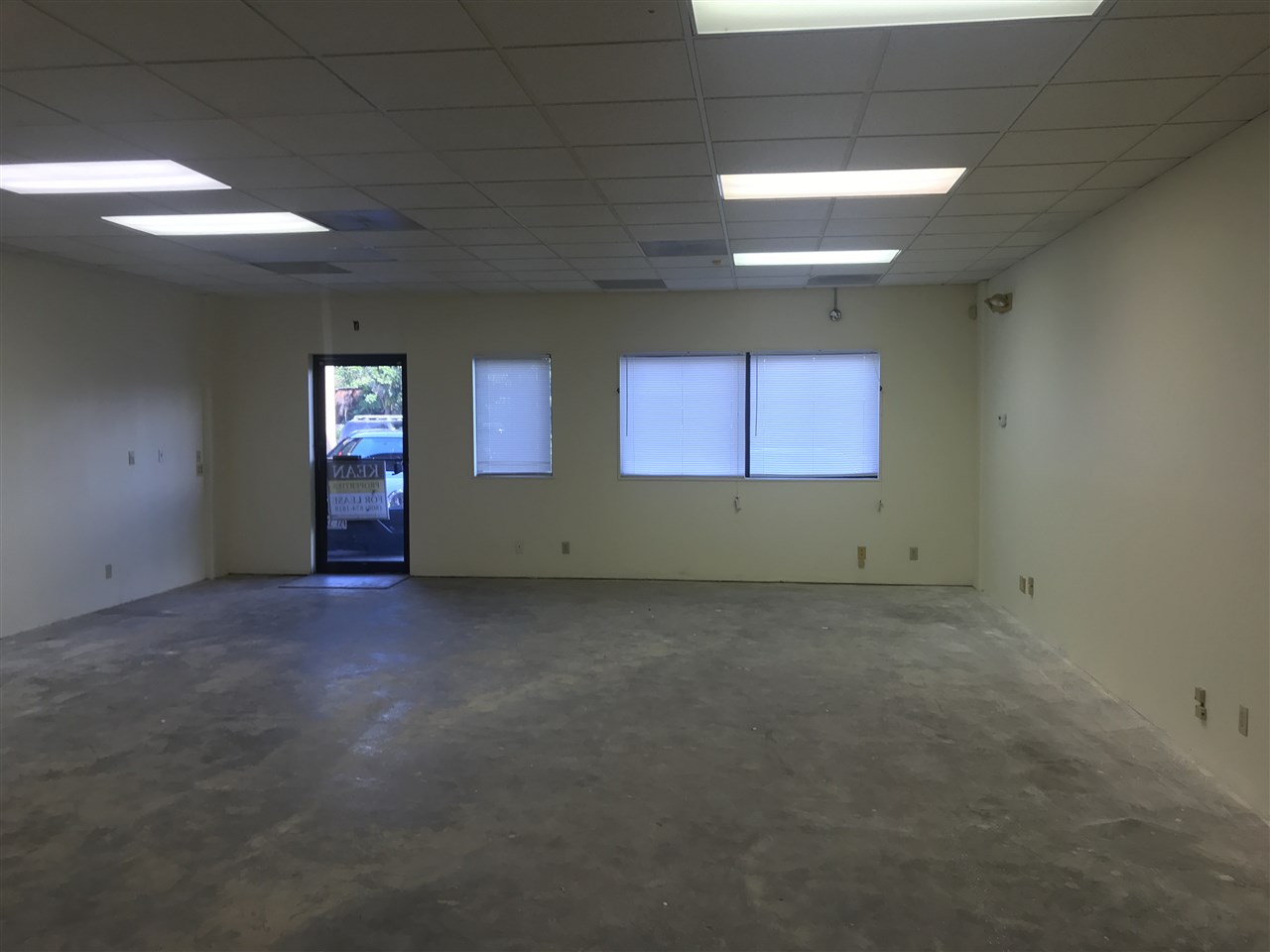 1847 South Kihei Road, Unit 106 Kihei, HI 96753 - Photo 2 of 3 a view of empty room with windows