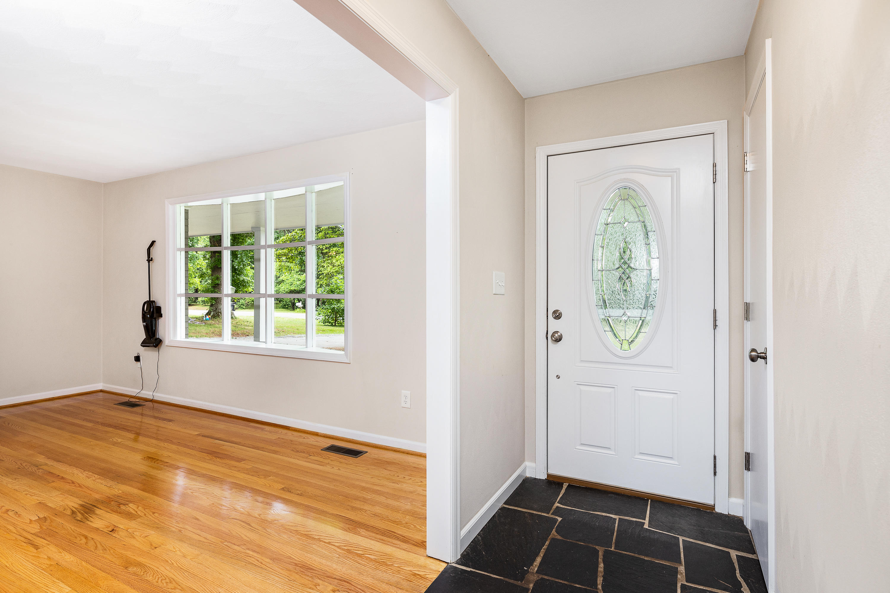 2138 Feather Road Vinton, VA 24179 - Photo 12 of 35 FR Foyer