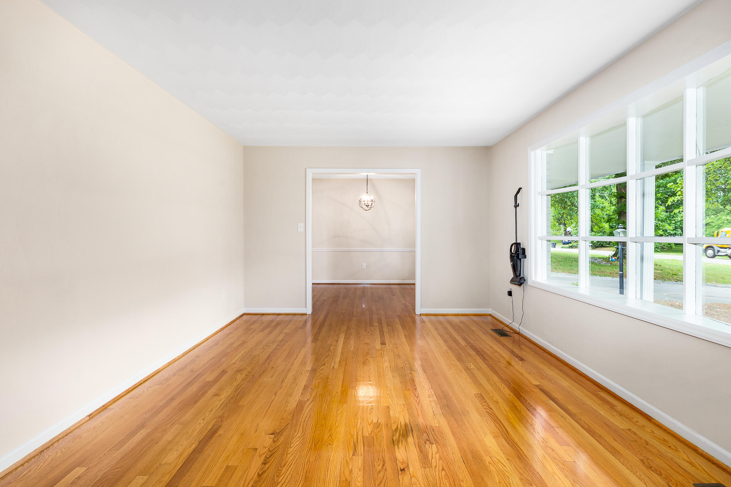 2138 Feather Road Vinton, VA 24179 - Photo 13 of 35 FR Living Room