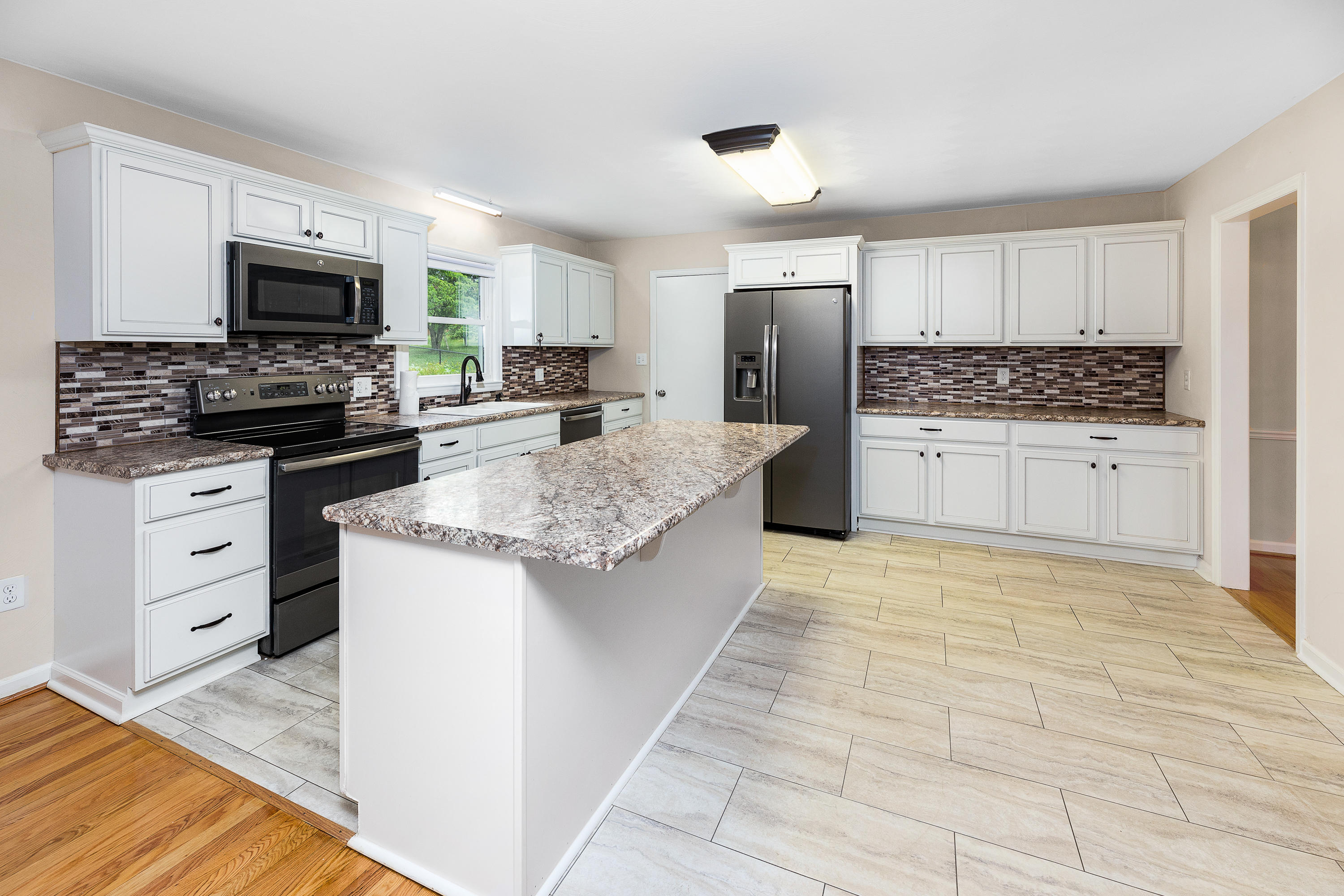 2138 Feather Road Vinton, VA 24179 - Photo 6 of 35 FR kitchen 2