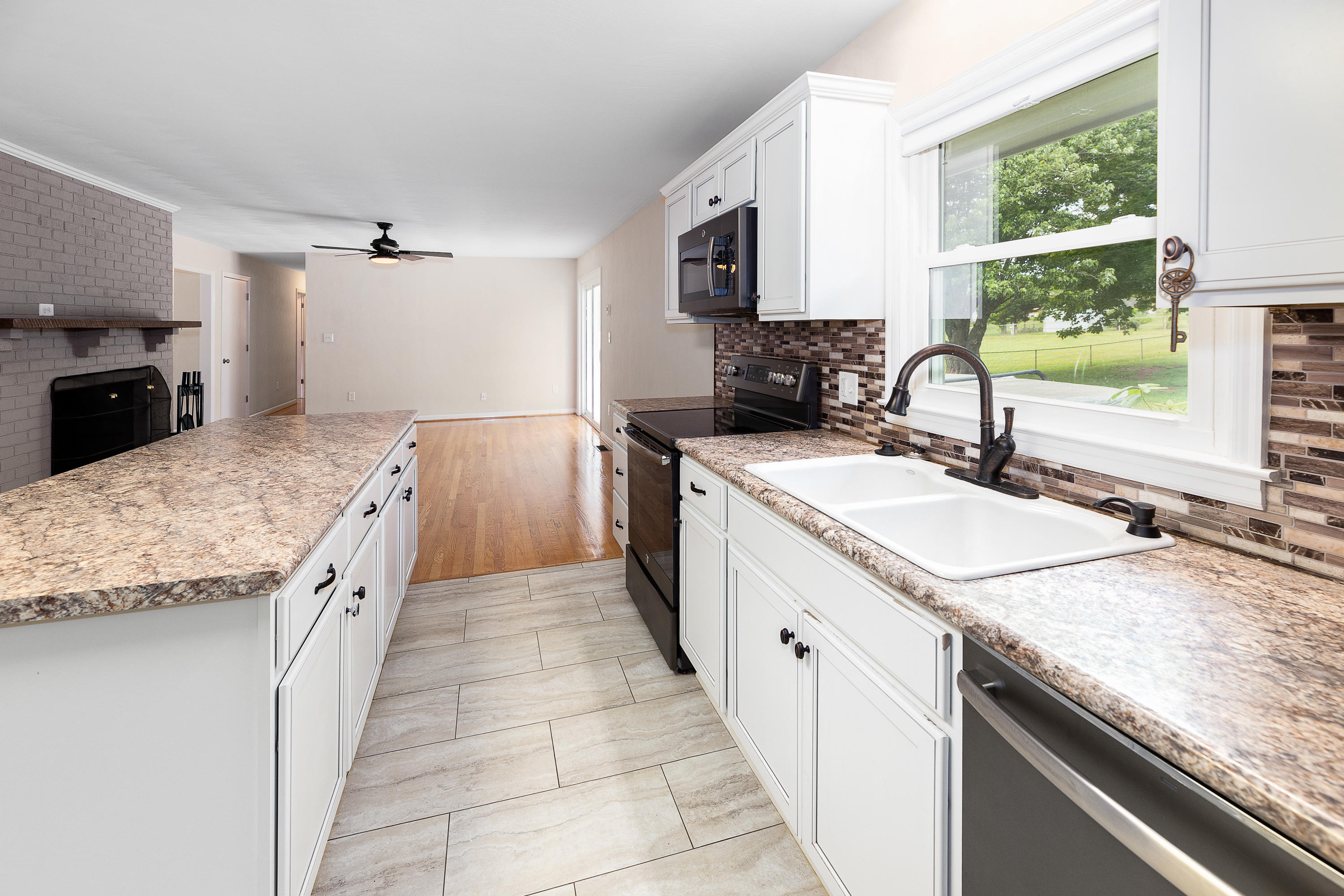2138 Feather Road Vinton, VA 24179 - Photo 7 of 35 FR Kitchen 3